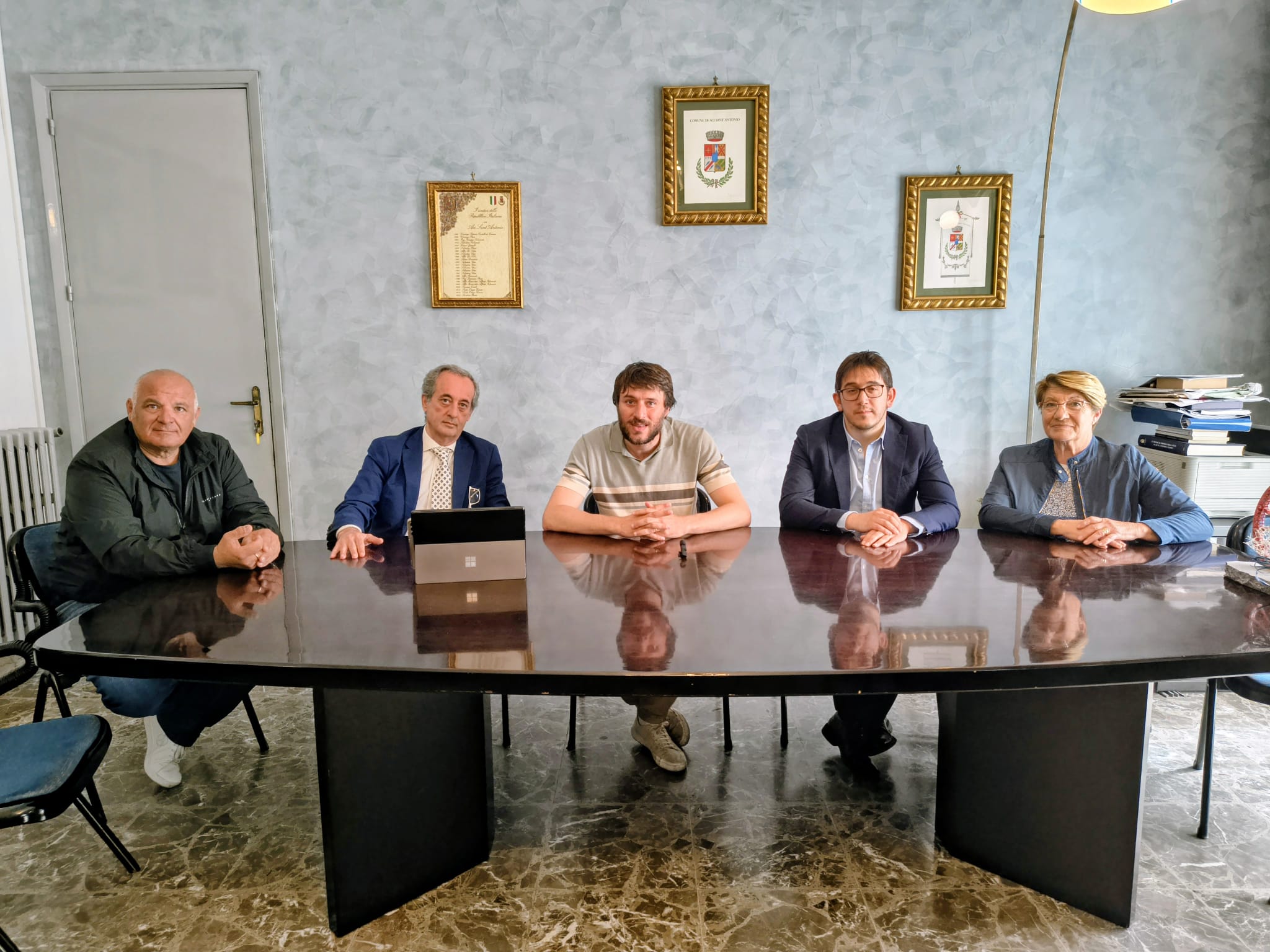 I partecipanti alla conferenza stampa Presentata l’app del Comune di Aci Sant’Antonio