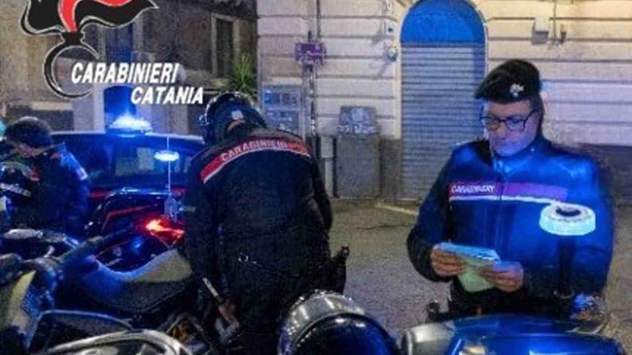 Sorpreso nella notte a rubare alcolici