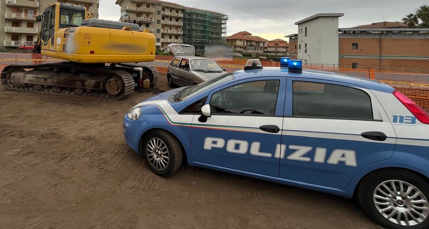 SORPRESO A RUBARE GASOLIO IN UN CANTIERE. 33ENNE PREGIUDICATO ARRESTATO DALLA POLIZIA DI STATO Ruba gasolio in un cantiere