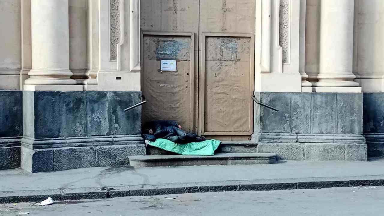 Senzatetto a Catania, Caritas: realtà variabile e fragilità sempre più diffuse