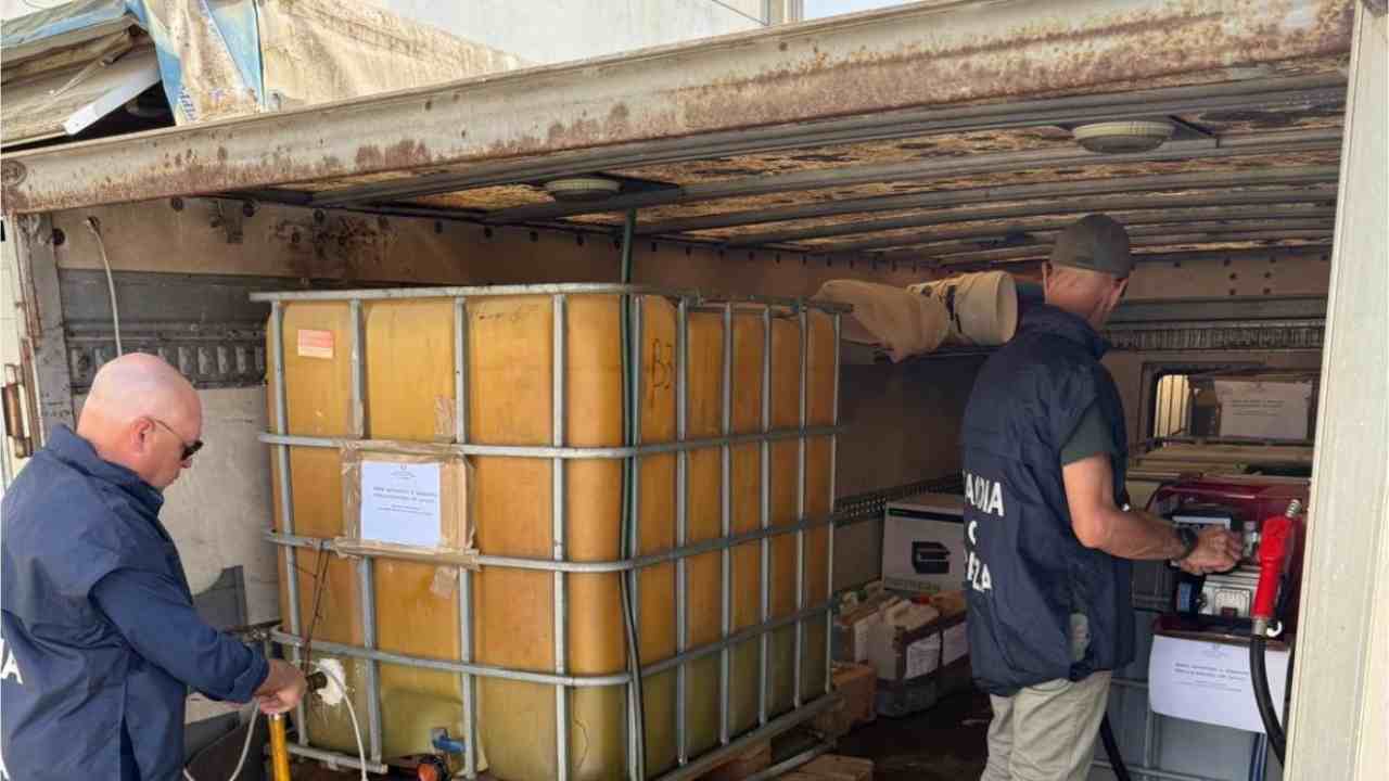 GdiF Ragusa, nel Vittoriese deposito abusivo: sequestrati 2.500 litri gasolio agricolo