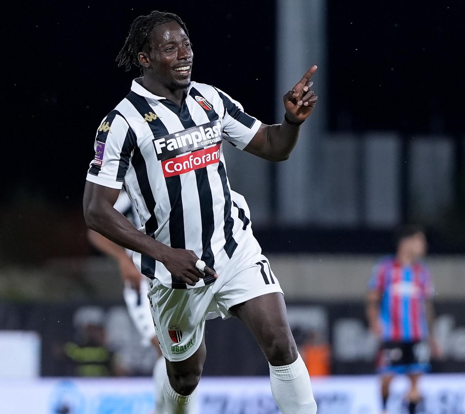 ascoli Debacle Catania: l’Ascoli cala il poker e ipoteca la finale