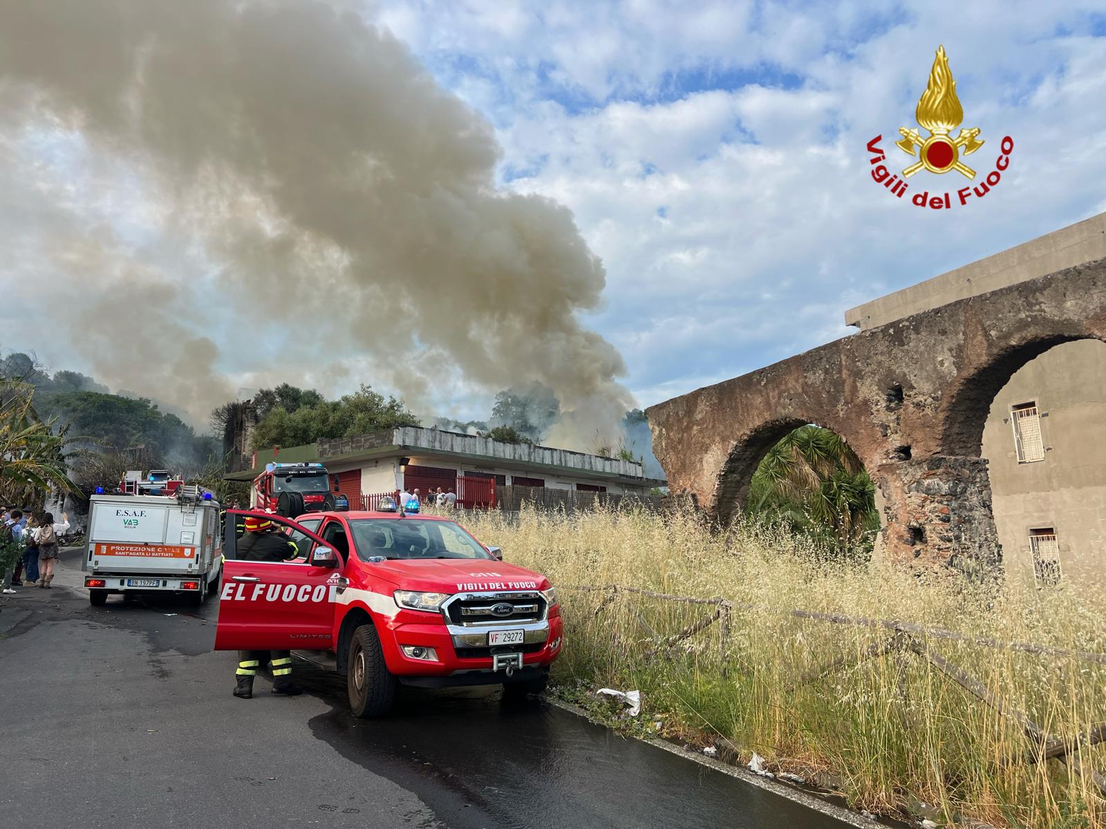incendio timpa Incendi a Cibali e Timpa di Leucatia, il M5S: “Troppe coincidenze, servono indagini”