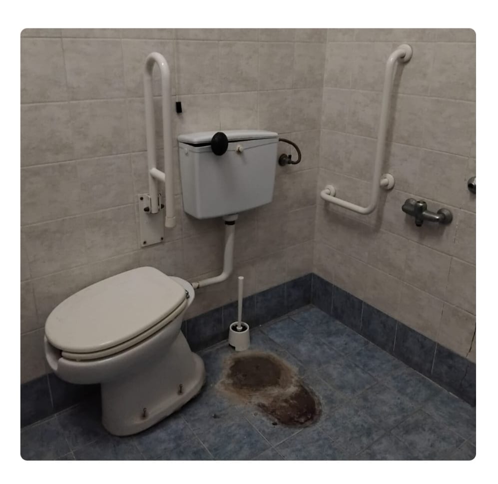 Biblioteca Bellini, bagni disabili ancora chiusi