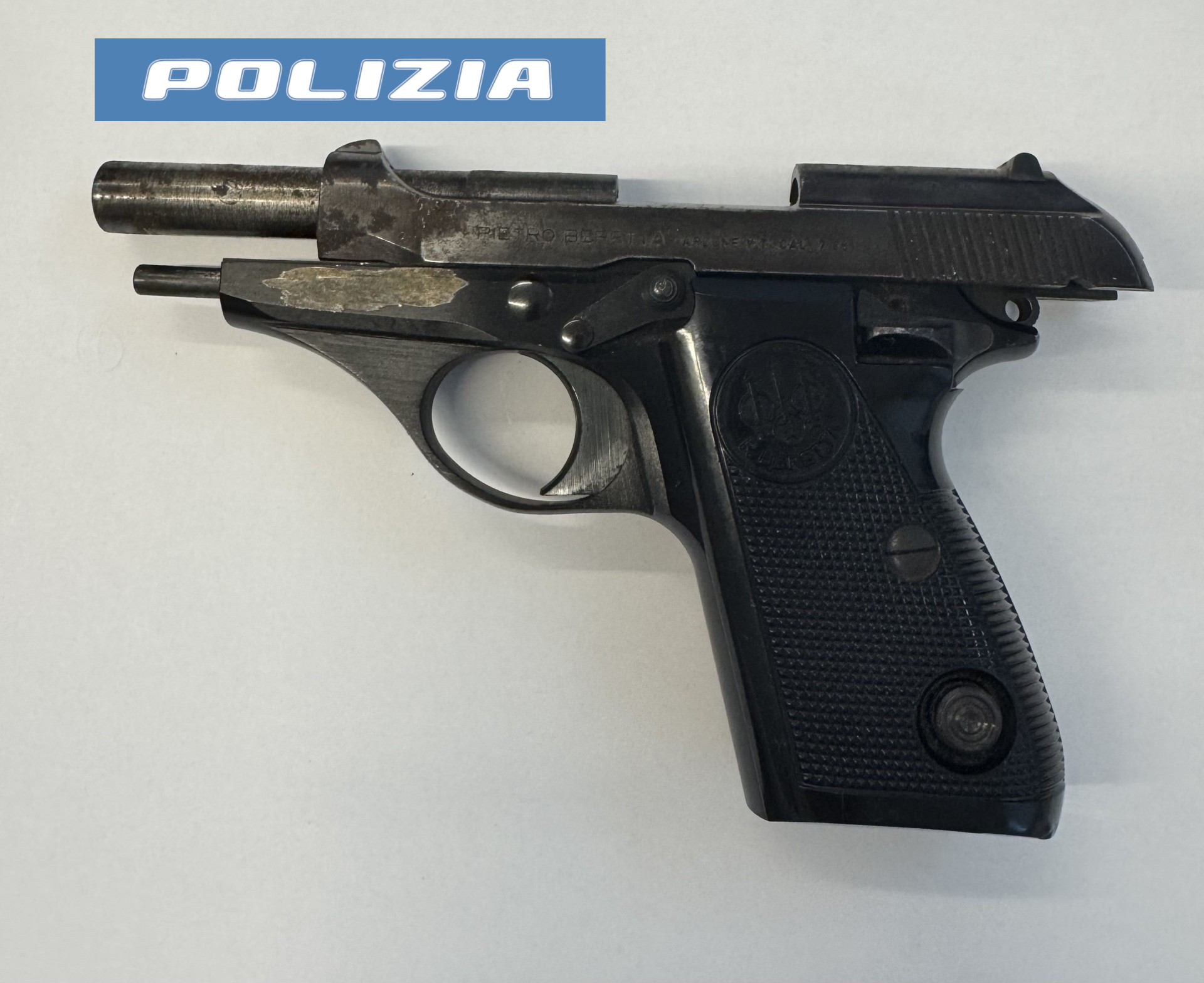 San Giovanni Galermo, nasconde pistola nel marsupio