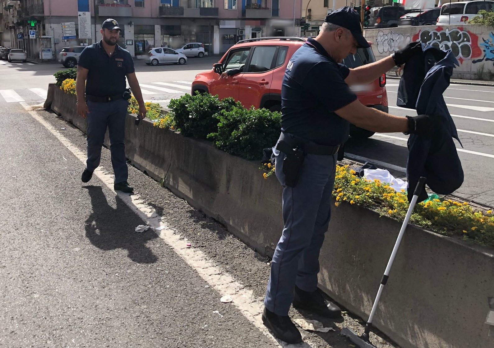 CONTROLLI STRAORDINARI COORDINATI DALLA POLIZIA DI STATO NEI QUARTIERI DI PICANELLO E DI FASANO 1 Controlli Polizia, scoperti 2 centri scommesse abusivi