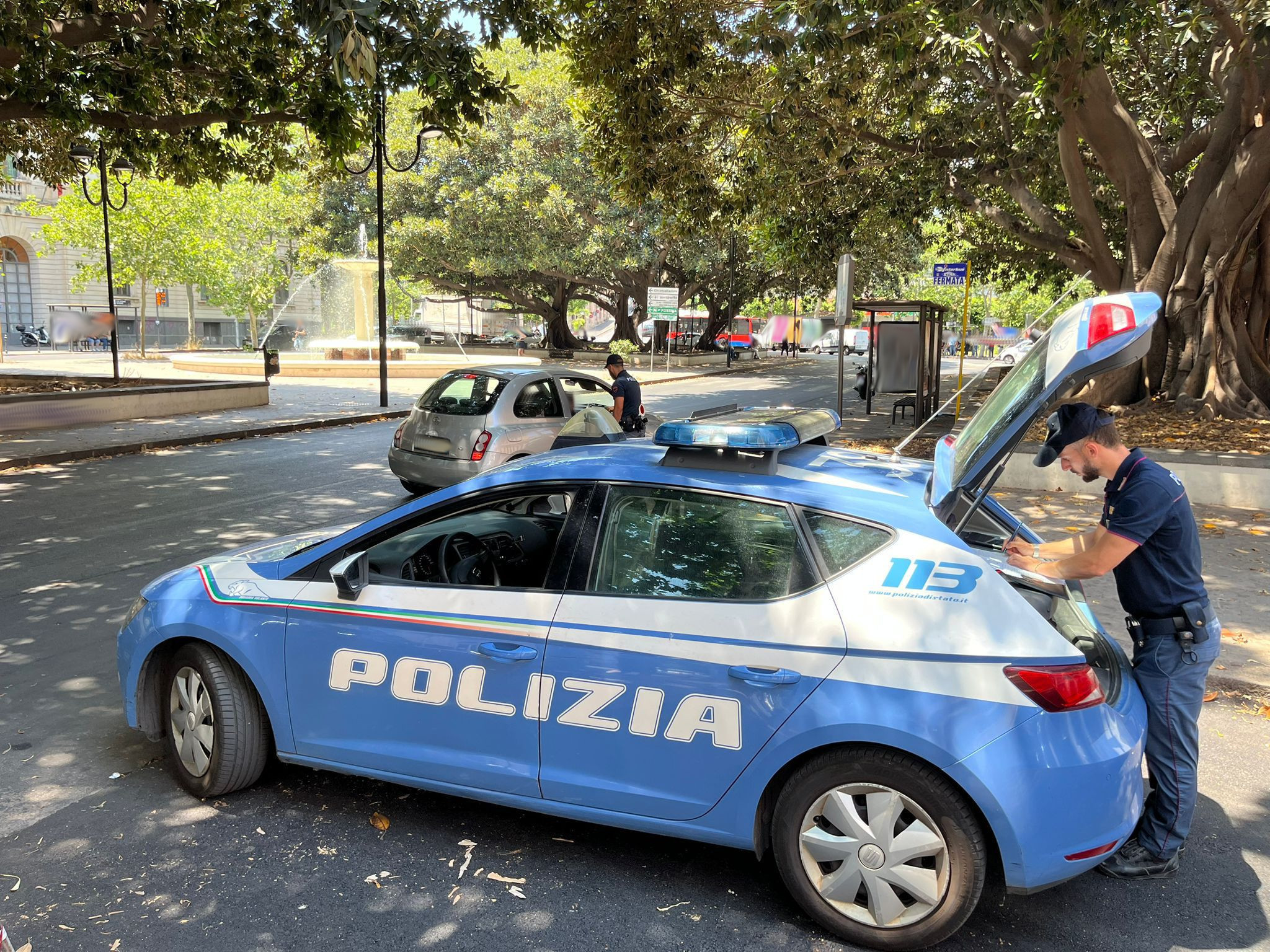 CONTROLLO STRAODINARIO DEL TERRITORIO NEL CENTRO CITTADINO. IRREGOLARITA PER ATTIVITA’ COMMERCIALI 1 Catania, controlli in centro: sanzioni e moto sequestrate