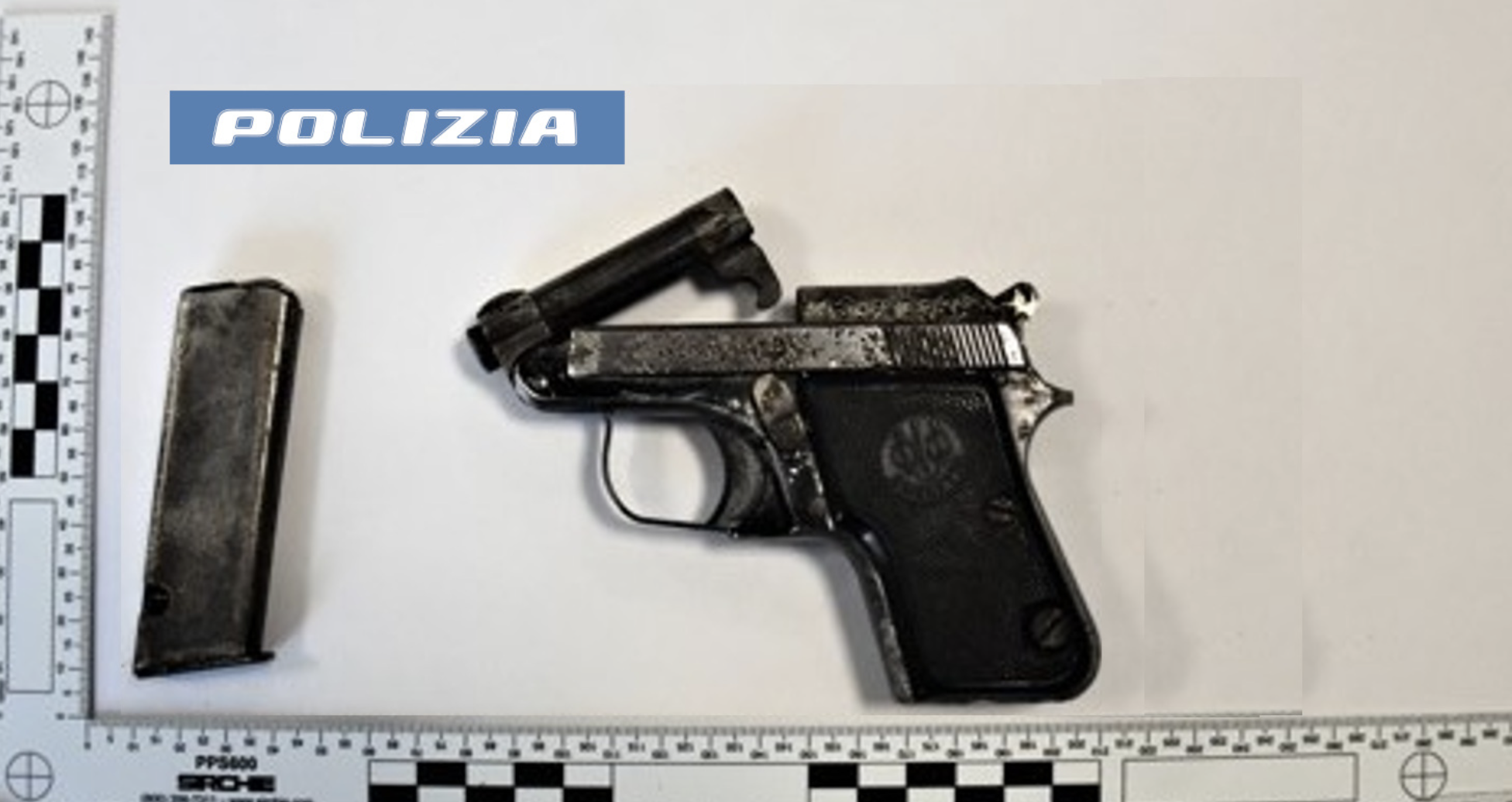 Caltagirone, droga e armi clandestine in un’abitazione Caltagirone, droga e armi clandestine in un’abitazione: arrestati due uomini