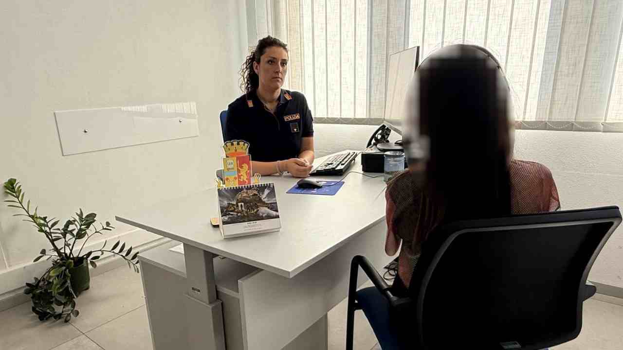 Aggredisce la madre per soldi droga: 23enne arrestata per estorsione
