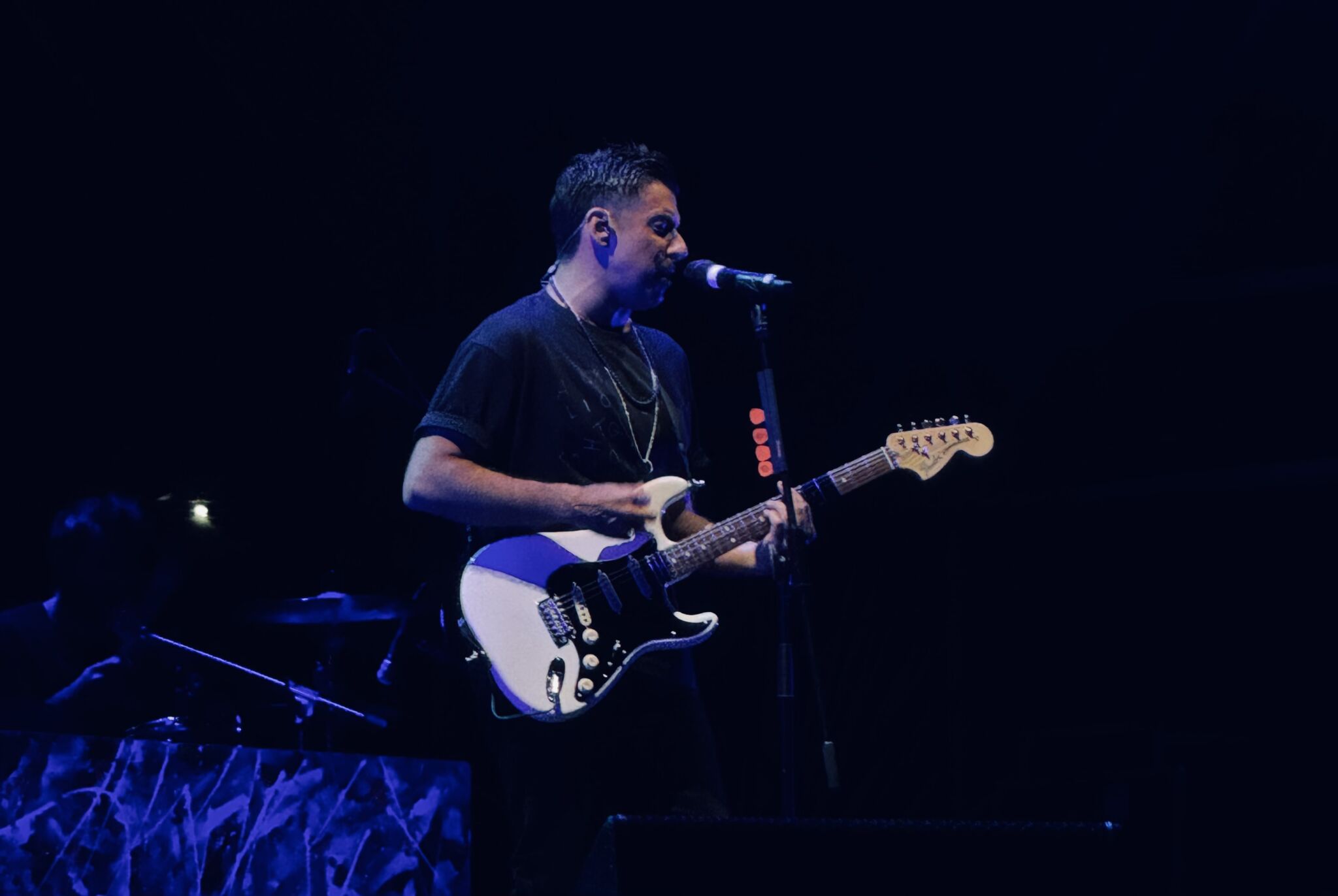 Gabbani apre il Wave Summer Music, a Villa Bellini una festa di musica, emozioni e sorrisi