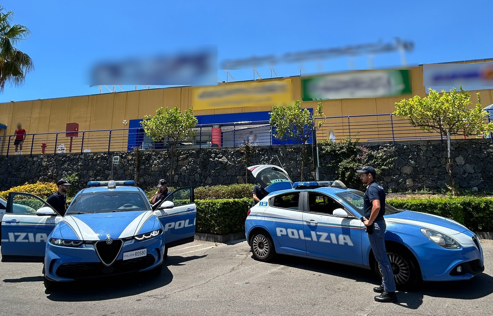 – INDIVIDUATO DALLA POLIZIA DI STATO IL PRESUNTO AUTORE DI UNA RAPINA E DI UN FURTO IN GIOIELLERIA (1) Rapina e furto ad Acireale, 39enne finisce in carcere