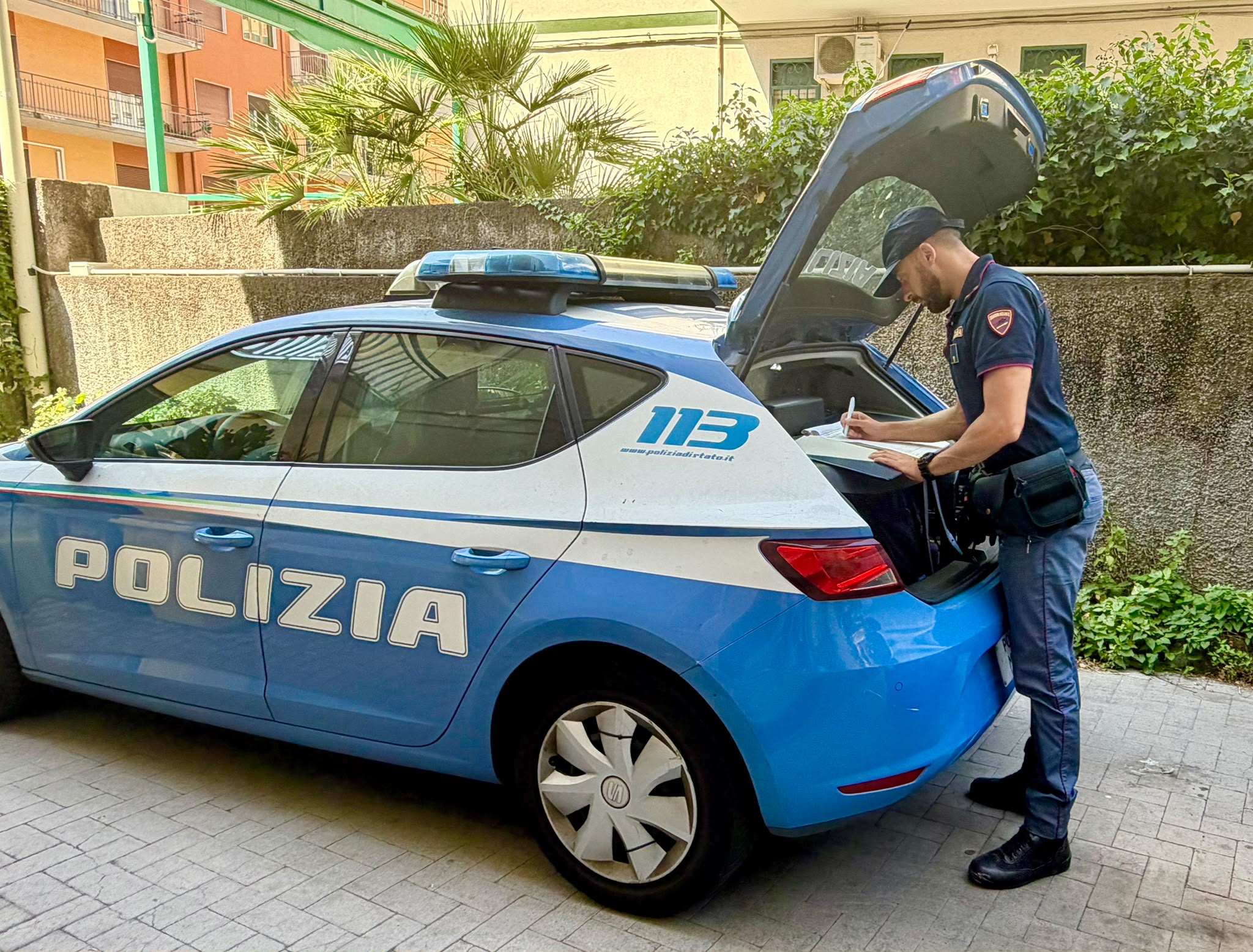 Scalzo e senza casco in tangenziale: sanzionato ciclista