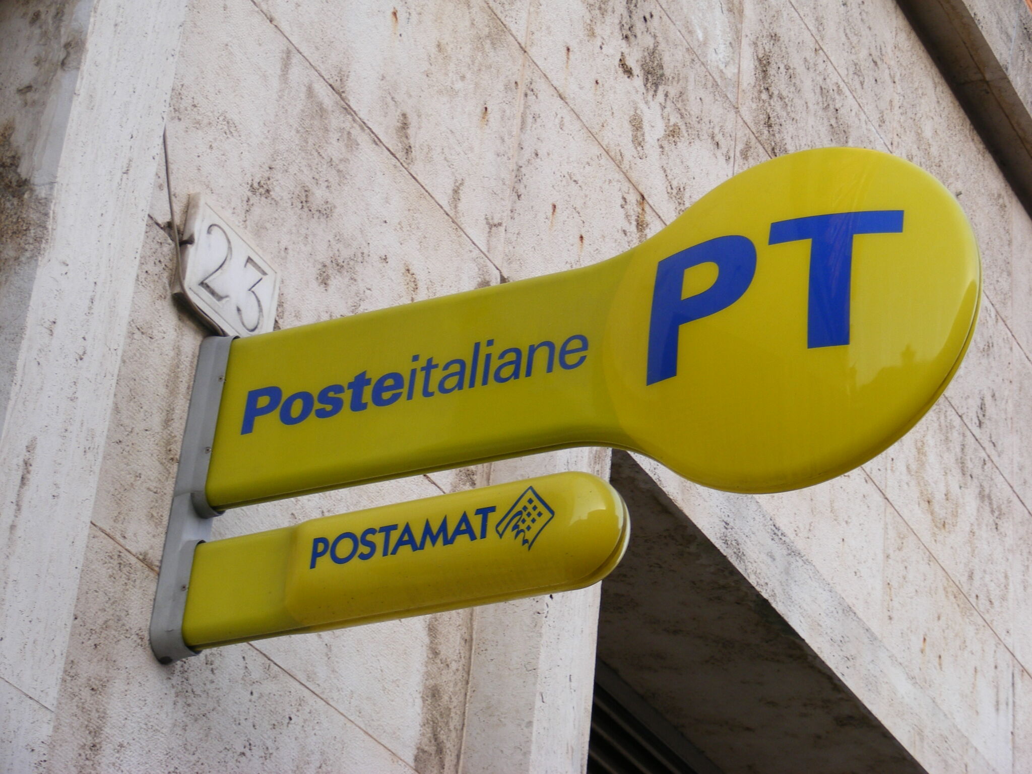 POSTE ITALIANE Pensione bloccata a un uomo di 80 anni, diffida a Poste Italiane