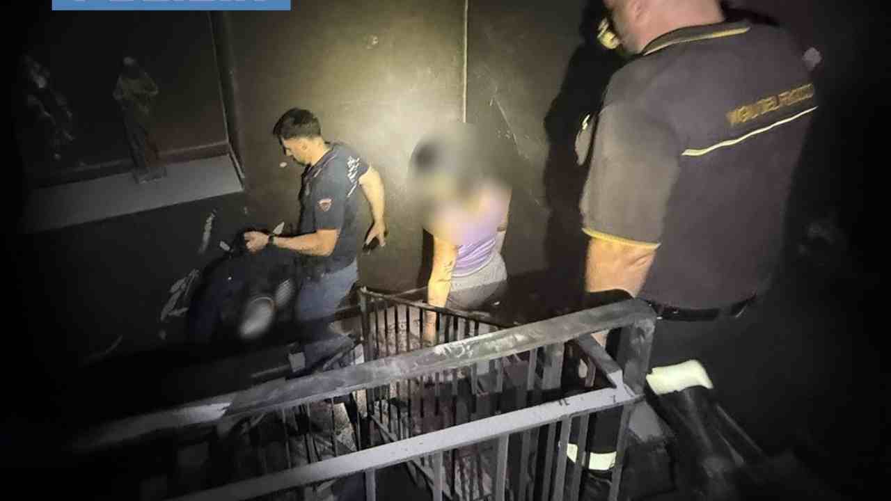 Polizia incendio arresto droga – 20260603 FreePressOnline Condominio in fiamme, arrestato mentre cercava di salvare la droga dall’incendio
