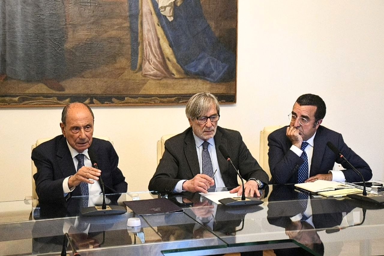 Riunione in videocall con balneari_da sinistra, Schifani, Sammartano, Guagliano Ciclone Harry, riunione con associazione balneari siciliani