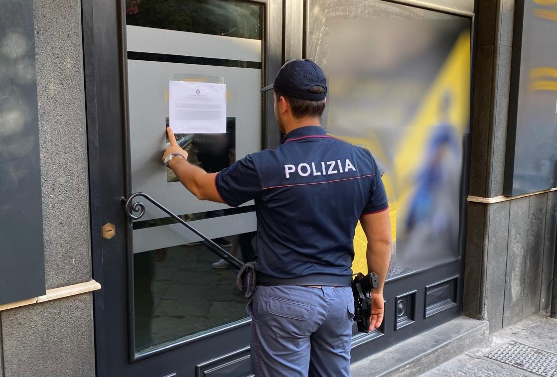 SOSPESA PER 7 GIORNI DALLA POLIZIA DI STATO L’ATTIVITÀ DI UNA SALA SCOMMESSE DI BIANCAVILLA, ABITUALE RITROVO DI PREGIUDICATI Biancavilla, sala scommesse chiusa per 7 giorni