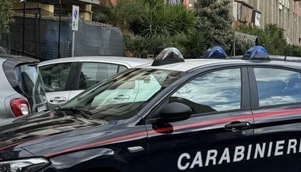 via Capo Passero Catania carabinieri Catania, sorpreso mentre spaccia in via Capo Passero