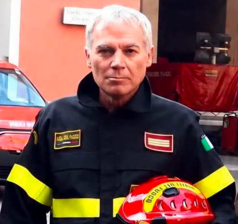 In prima linea per ore davanti alle fiamme muore d’infarto