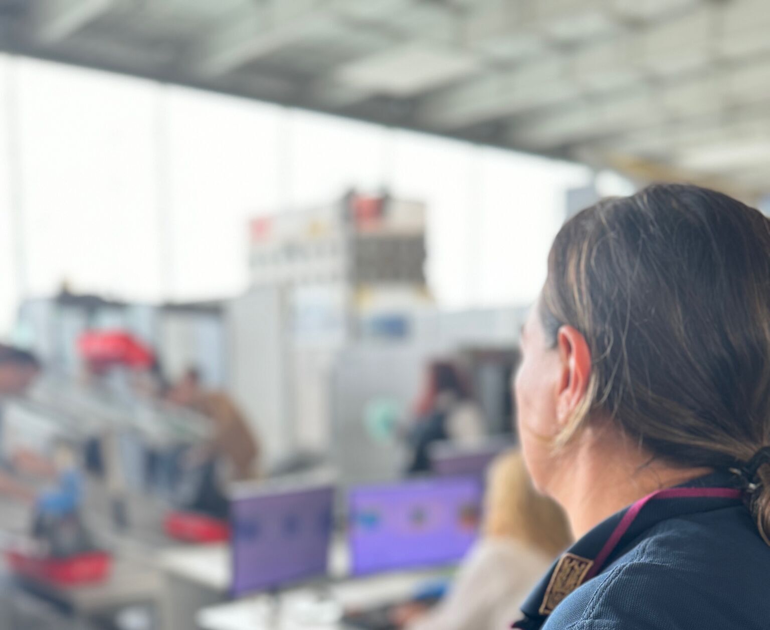 A CORTO DI CARICA NEL CELLULARE, RUBA IL POWER BANK DELLA COLLEGA IN AEROPORTO 40ENNE DENUNCIATO DALLA POLIZIA DI STATO (1) Ruba il power bank della collega in aeroporto: denunciato