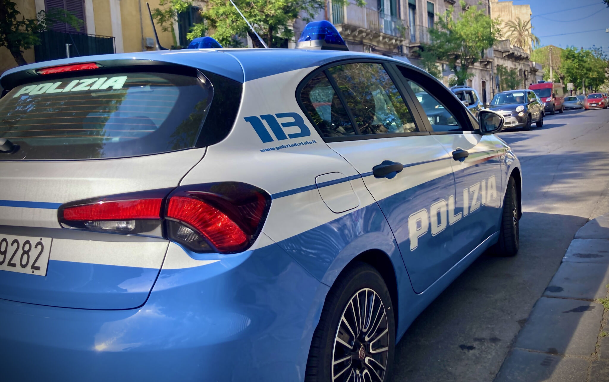 ADOCCHIA UN MOTORINO IN CENTRO PER RUBARLO LADRO BLOCCATO E ARRESTATO IN FLAGRANZA DALLA POLIZIA DI STATO Disagio psicologico tra i poliziotti, convegno Fsp a Catania