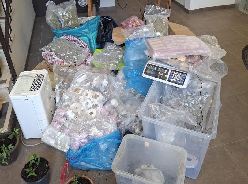 Droga nicolosi Nicolosi, sequestrati 100 chili di droga: tre arresti