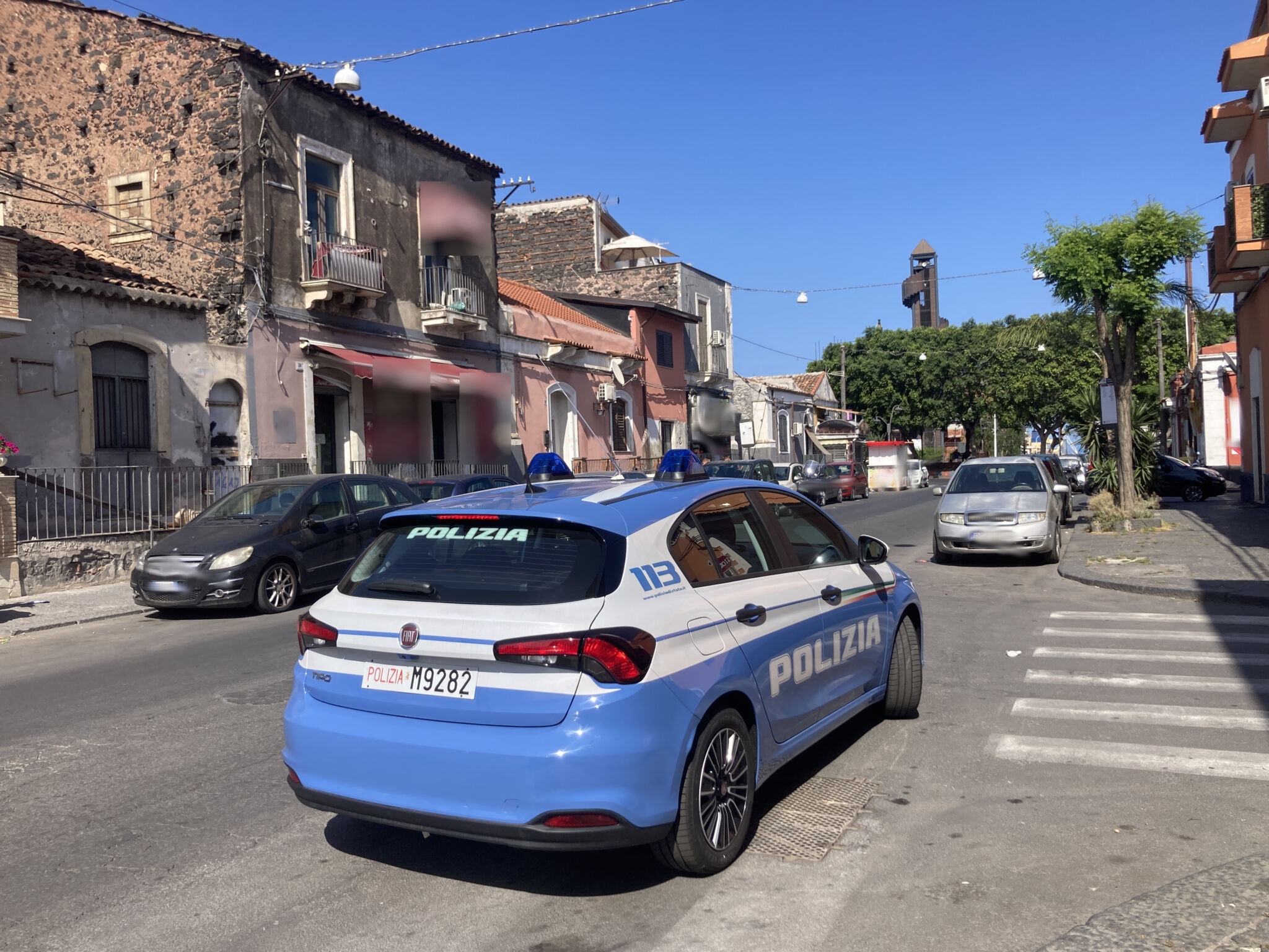 Evade dai domiciliari per il caldo: denunciato