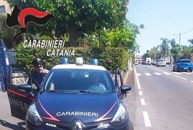 Ad Aci Castello recupero lampo di auto rubata