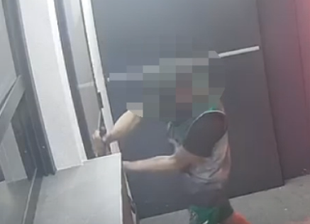 Tenta il furto in un chiosco: denunciato 40enne