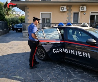 «Non voglio vivere con mia madre»: evade e va dai Carabinieri