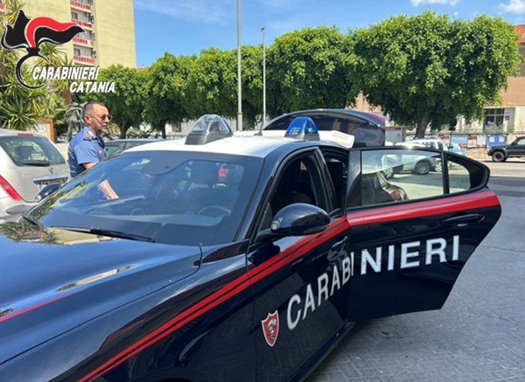 Foto Paternò (CT) Paternò, perseguita il fratello con una roncola: arrestato