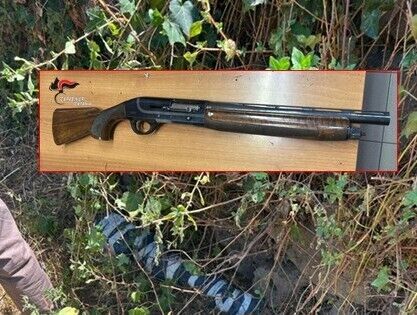 Fucile a canne mozze nascosto in un terreno