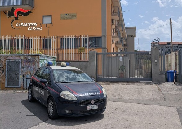 Furto nella scuola Redi di Paternò: due arresti