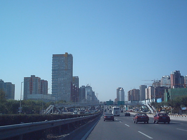 Modern_Beijing_Skyline_Oct2004 Il perno di Pechino nel nuovo ordine globale