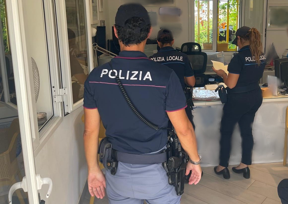 RIFLETTORI PUNTATI SUI RISTORANTI E I LIDI DELLA PLAYA A TUTELA DELLA SALUTE DI CITTADINI E TURISTI (2) Playa, controlli in lidi e ristoranti: sanzioni per 40 mila euro