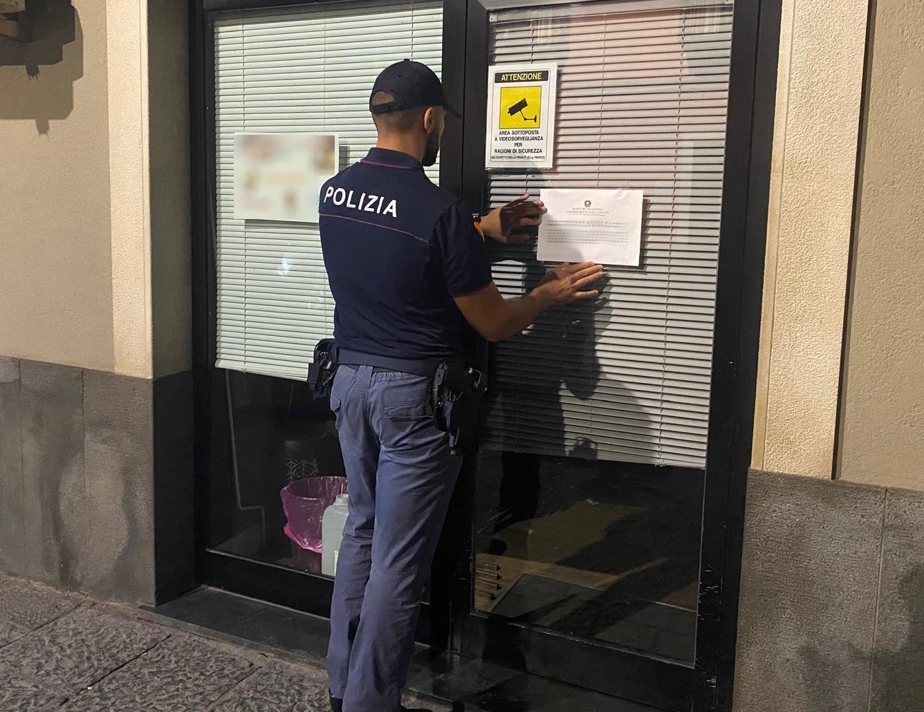 SOSPESA PER 7 GIORNI DALLA POLIZIA DI STATO L’ATTIVITÀ DI UN BAR DI BIANCAVILLA ERA DIVENTATO UN ABITUALE RITROVO DI PREGIUDICATI Biancavilla, bar chiuso per 7 giorni: era ritrovo di pregiudicati