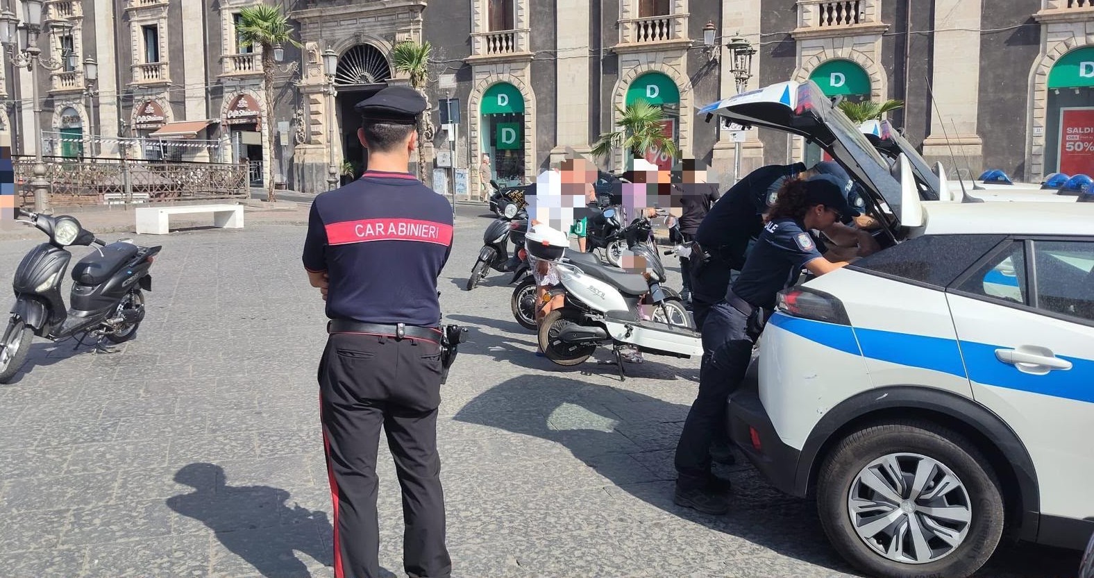foto controlli bici elettriche Bici elettriche truccate a Catania, sequestrati 12 mezzi