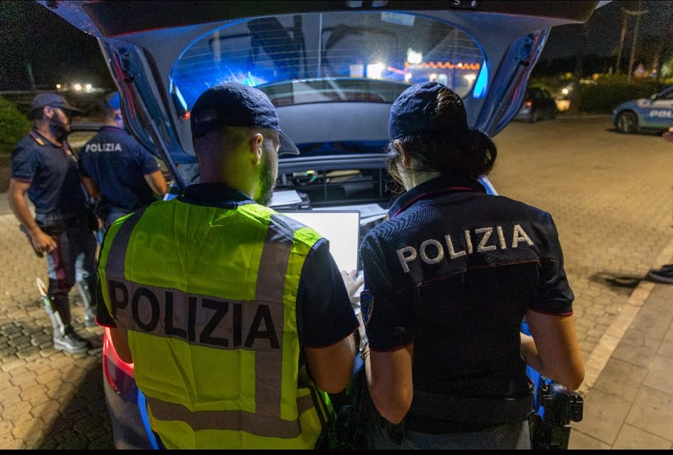Controlli della Polizia alla Playa: sette denunciati per alcol e droga