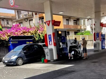 Caro carburanti in Sicilia, il Codacons lancia la mobilitazione