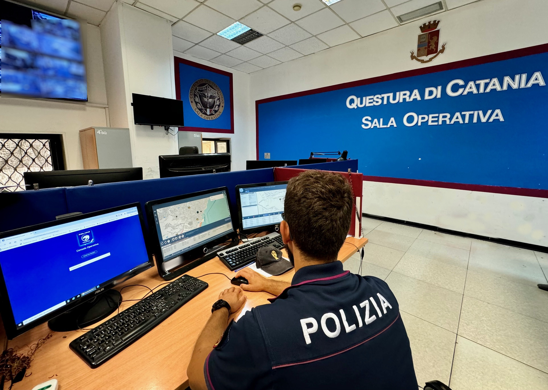 FERMATO DALLA POLIZIA DI STATO CON IL CARRELLO PIENO DI PRODOTTI RUBATI IN UN SUPERMERCATO PER UN VALORE DI 230 EURO Carrello pieno di merce rubata: denunciato 44enne