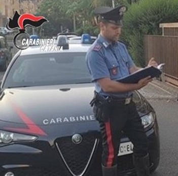 Foto Catania-2 Librino, evade dai domiciliari e va a casa dei genitori