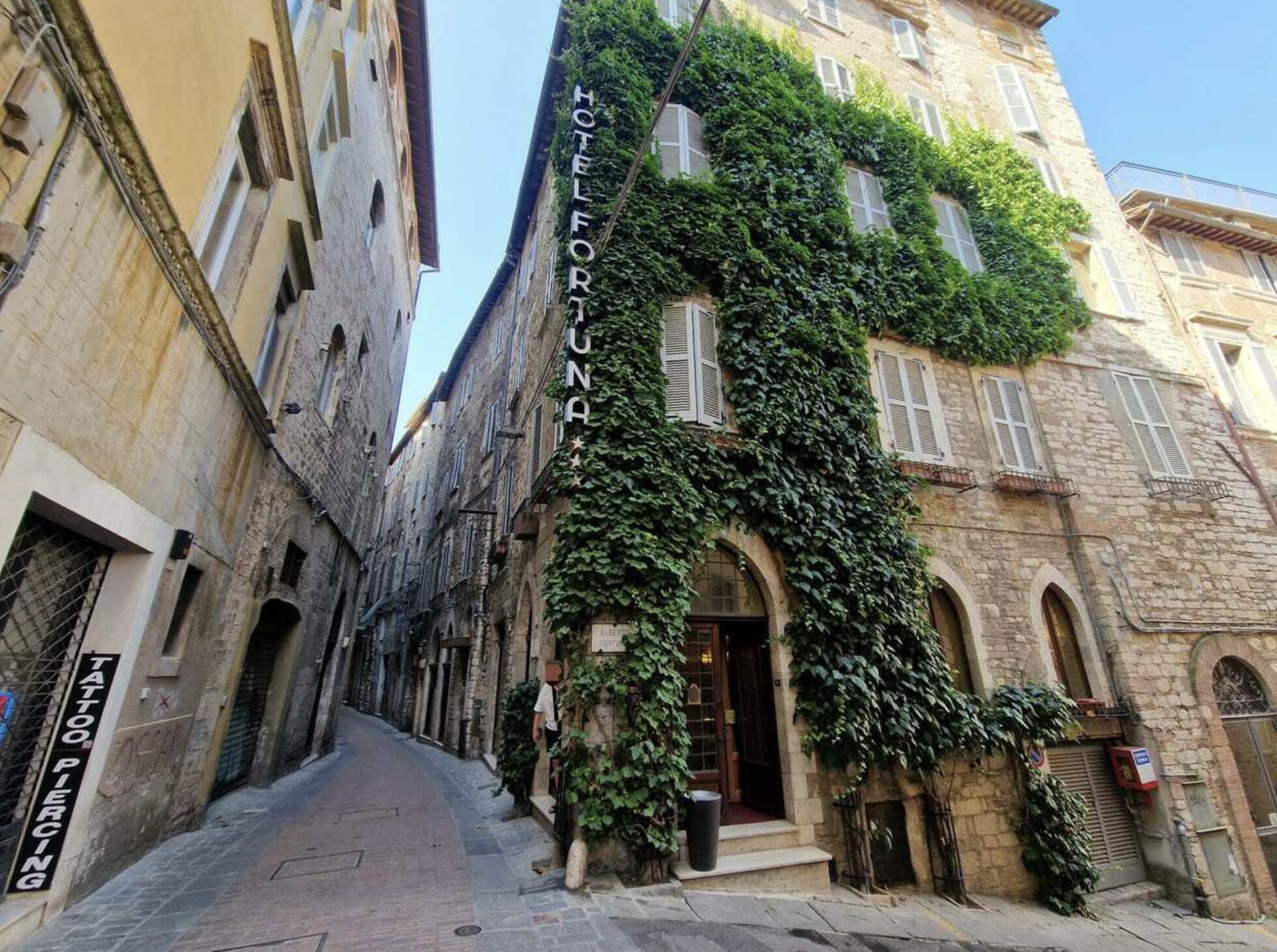 Davide la rosa perugia Musicista catanese, Davide la Rosa, trovato morto in hotel a Perugia