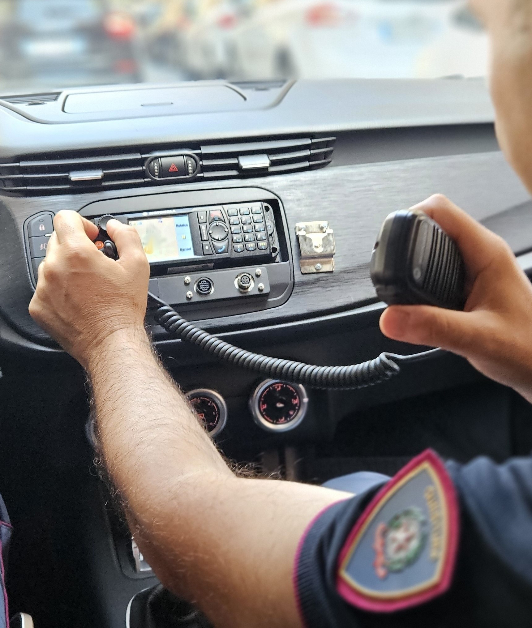 NON SI FERMA ALL’ALT E FUGGE IN MOTO PREGIUDICATO ARRESTATO DALLA POLIZIA DI STATO. ERA EVASO DAI DOMICILIARI. Evade dai domiciliari e fugge in moto, 30enne arrestato