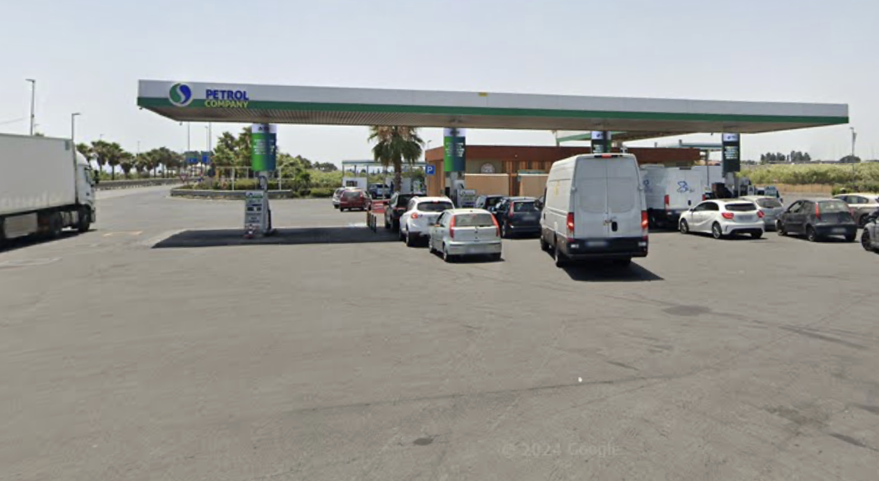 Rapina distributore Catania Rapina a un distributore sull’Asse dei Servizi