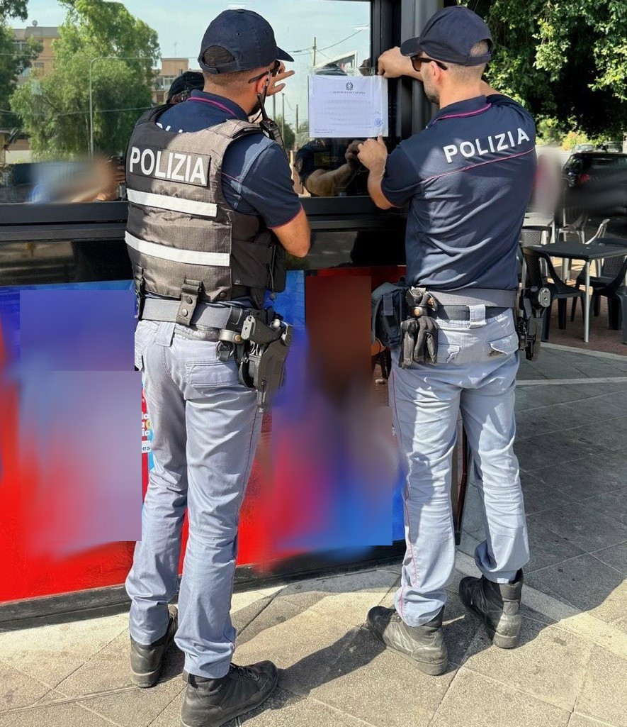 SOSPESA DALLA POLIZIA DI STATO L’ATTIVITA’ DI UN CHIOSCO-BAR DI VIA LEUCATIA ERA UN ABITUALE RITROVO DI PREGIUDICATI Via Leucatia, chiuso per sette giorni un chiosco-bar