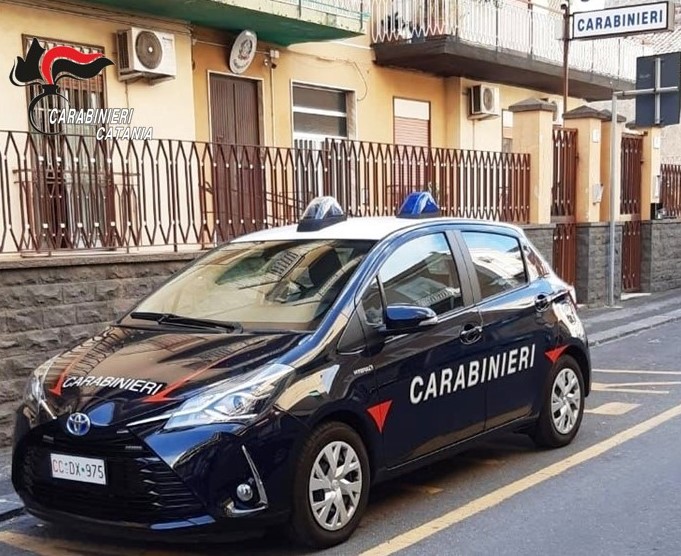 Maltratta i figli, arrestata 34enne