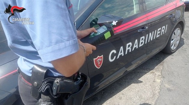 rifiuto alcol test randazzo Randazzo, si schianta con l’auto e rifiuta l’alcol test