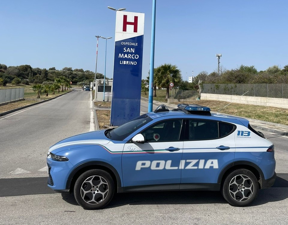 AGGREDISCE LA CONVIVENTE CON PUGNI ALLA SCHIENA 51ENNE ARRESTATO DALLA POLIZIA DI STATO Aggredisce la convivente, 51enne arrestato