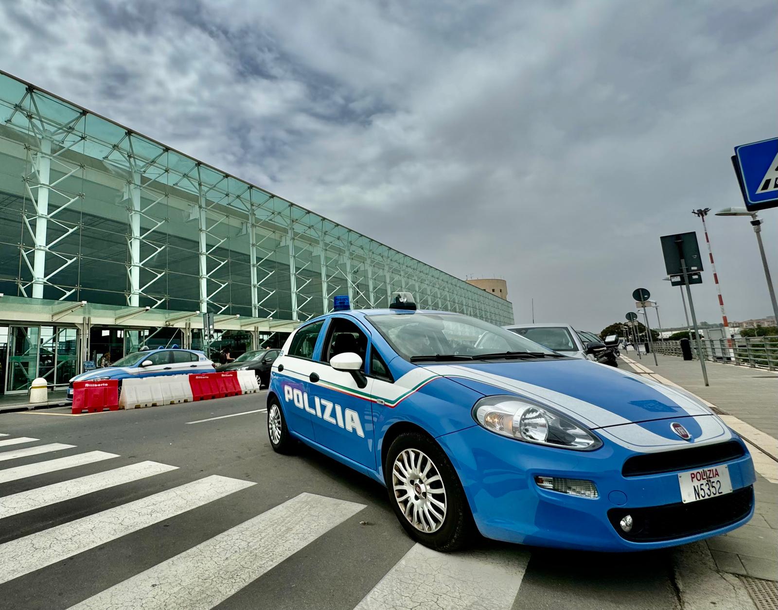 CONTRASTO AL FENOMENO DEI TAXI ABUSIVI NELLA ZONA DELL’AEROPORTO LA POLIZIA DI STATO DENUNCIA 31ENNE Taxi abusivi all’aeroporto di Catania: denunciato 31enne