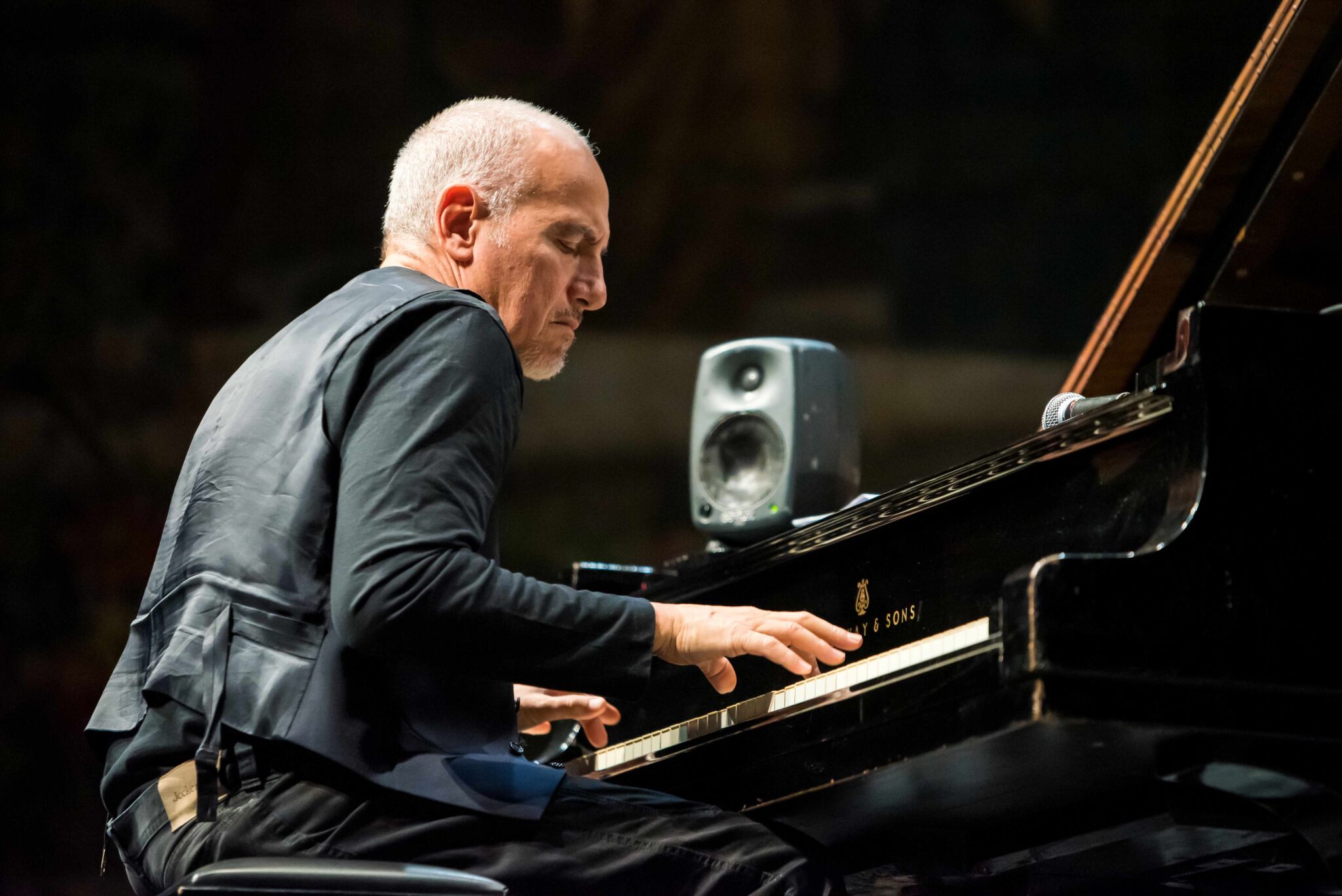 DANILO REA_Foto di Roberto Messina ok Bellini alla Norma: musica e gusto al Teatro Sangiorgi