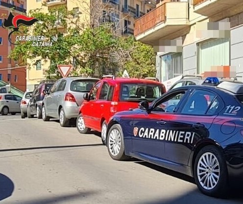 Divieto di avvicinamento catania Si rivedono nonostante il divieto: denunciati entrambi